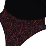 020067_556_6-MAIO-FOUR-STRIPES-PILE-OF-LEAFS